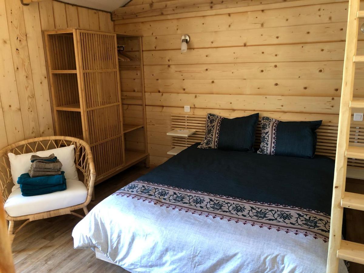 La Petite Ferme De Pouillon - Parc Animalier - Aire De Loisirs Bed & Breakfast ภายนอก รูปภาพ